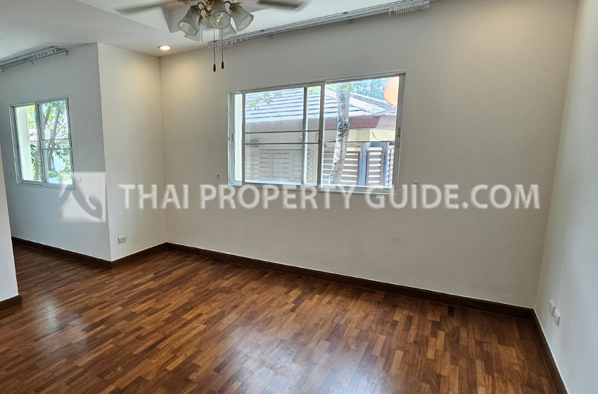 House with Shared Pool in Nichada Thani 